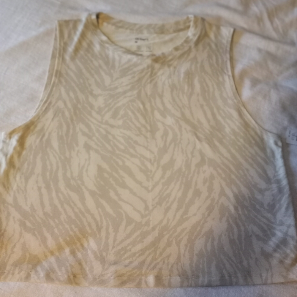NWT GapFit Crop Top, Athletic Top - Picture 5 of 9